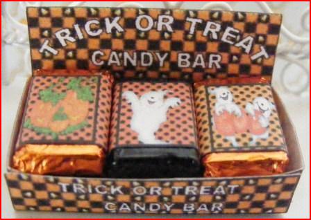 HALLOWEEN CHOCOLATE BAR DISPLAY BOX 1